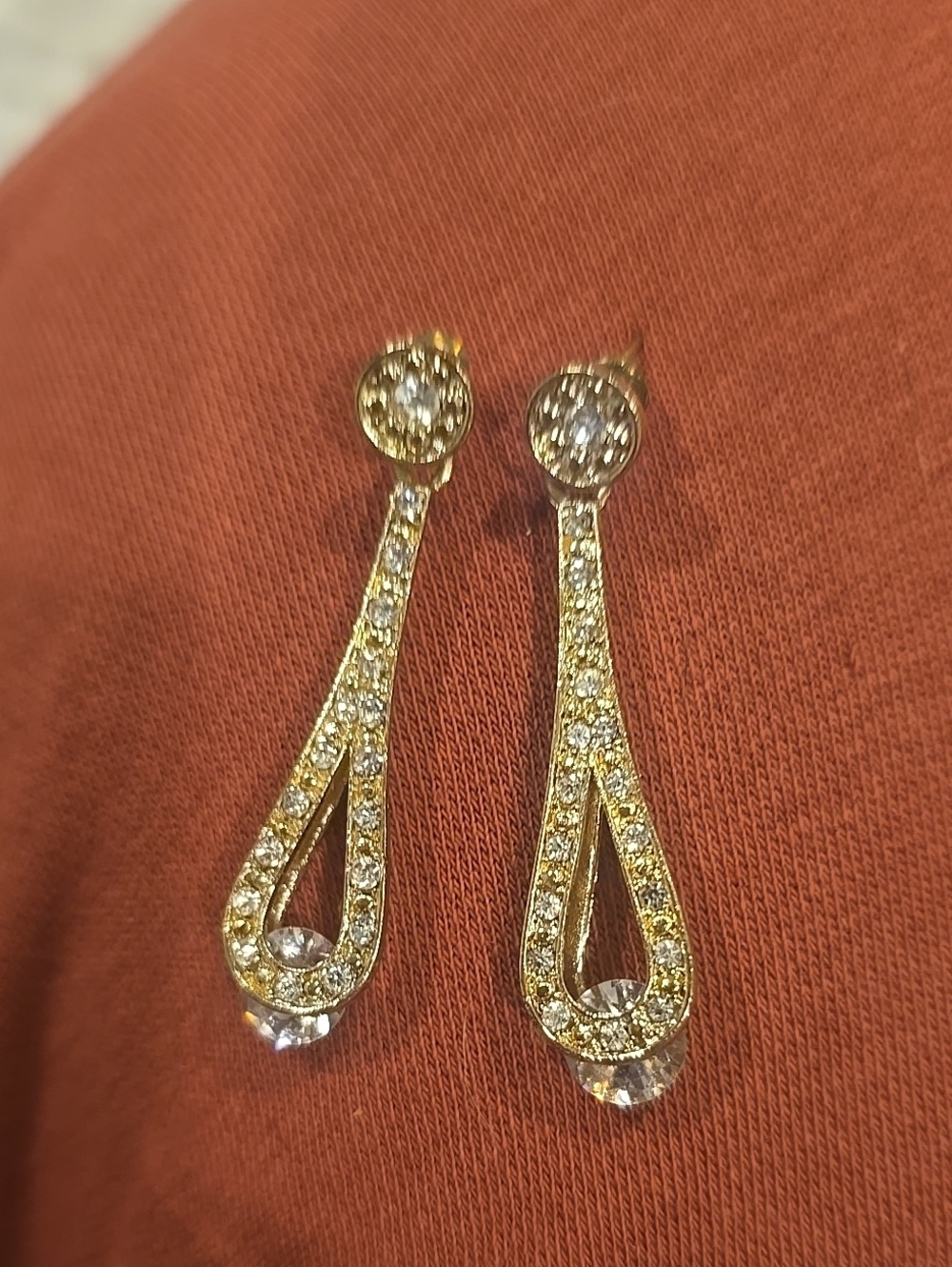 ❤️10/$40 Gold Teardrop Crystal Dangle Earrings